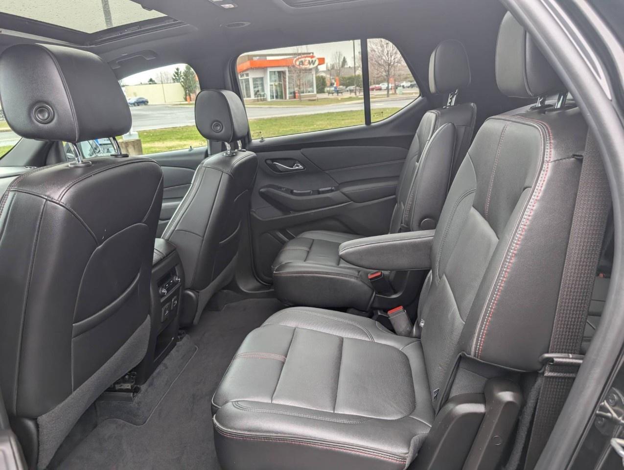 2022 Chevrolet Traverse AWD 4dr RS Photo