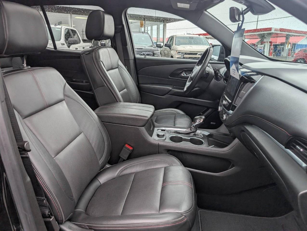 2022 Chevrolet Traverse AWD 4dr RS Photo