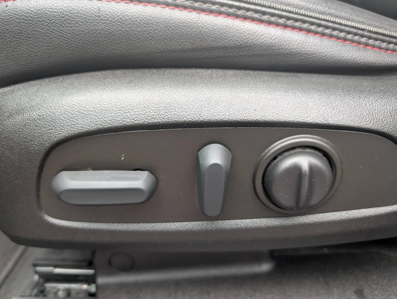 2022 Chevrolet Traverse AWD 4dr RS Photo