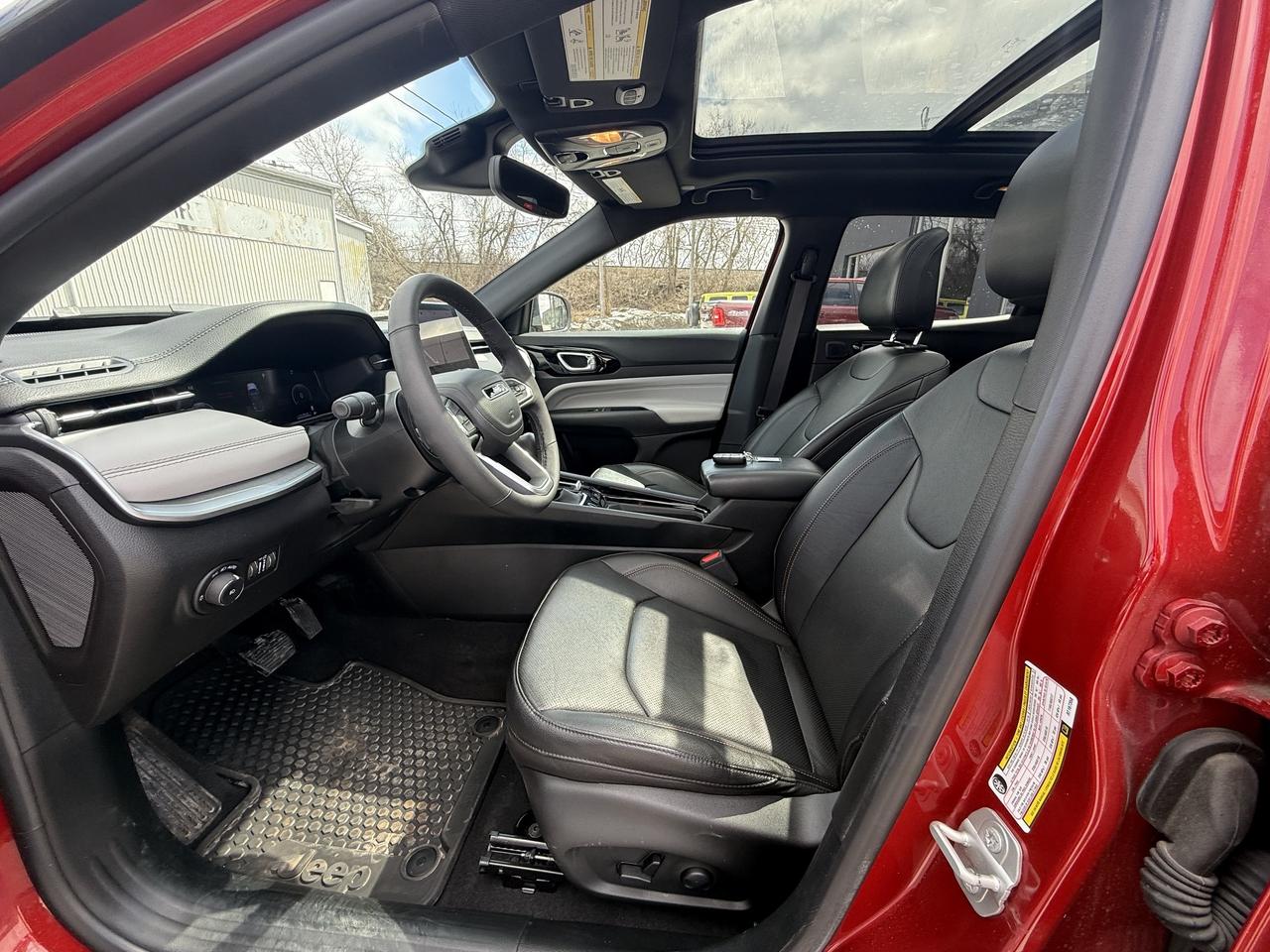 2024 Jeep Compass Limited 4x4 - Pano Sunroof - Alpine Sound Photo