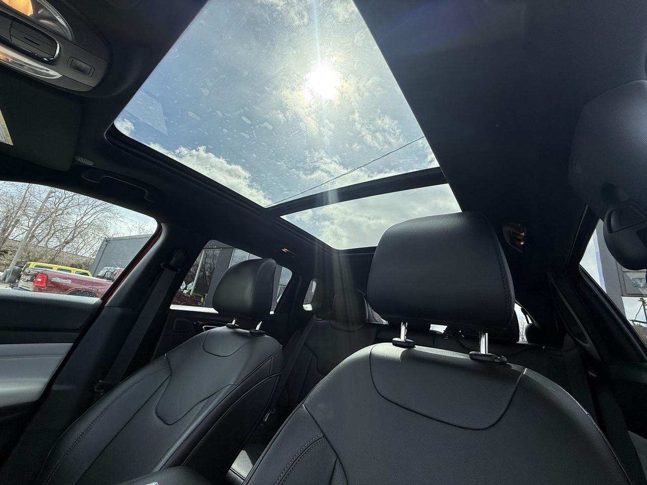 2024 Jeep Compass Limited 4x4 - Pano Sunroof - Alpine Sound Photo