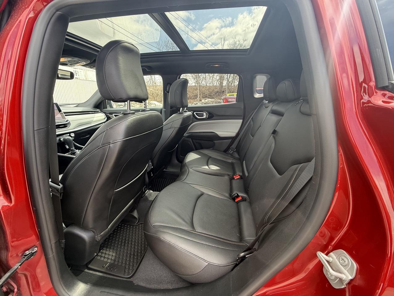 2024 Jeep Compass Limited 4x4 - Pano Sunroof - Alpine Sound Photo