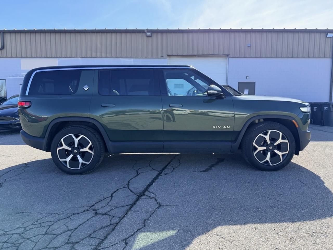 2024 Rivian R1S PERFORMANCE DUAL LARGE ADVENTURE PACKAGE - LOADED Photo