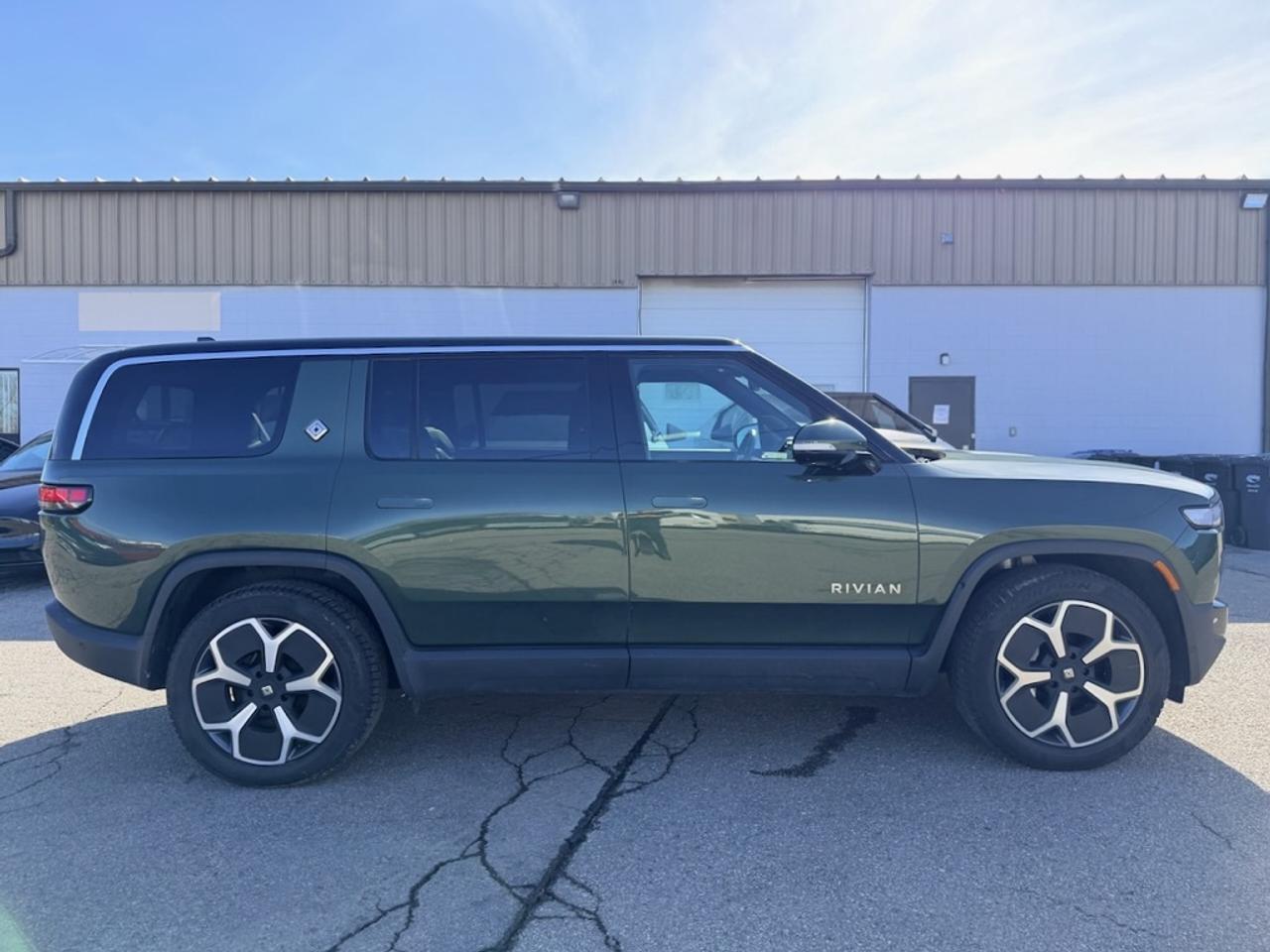 2024 Rivian R1S PERFORMANCE DUAL LARGE ADVENTURE PACKAGE - LOADED Photo