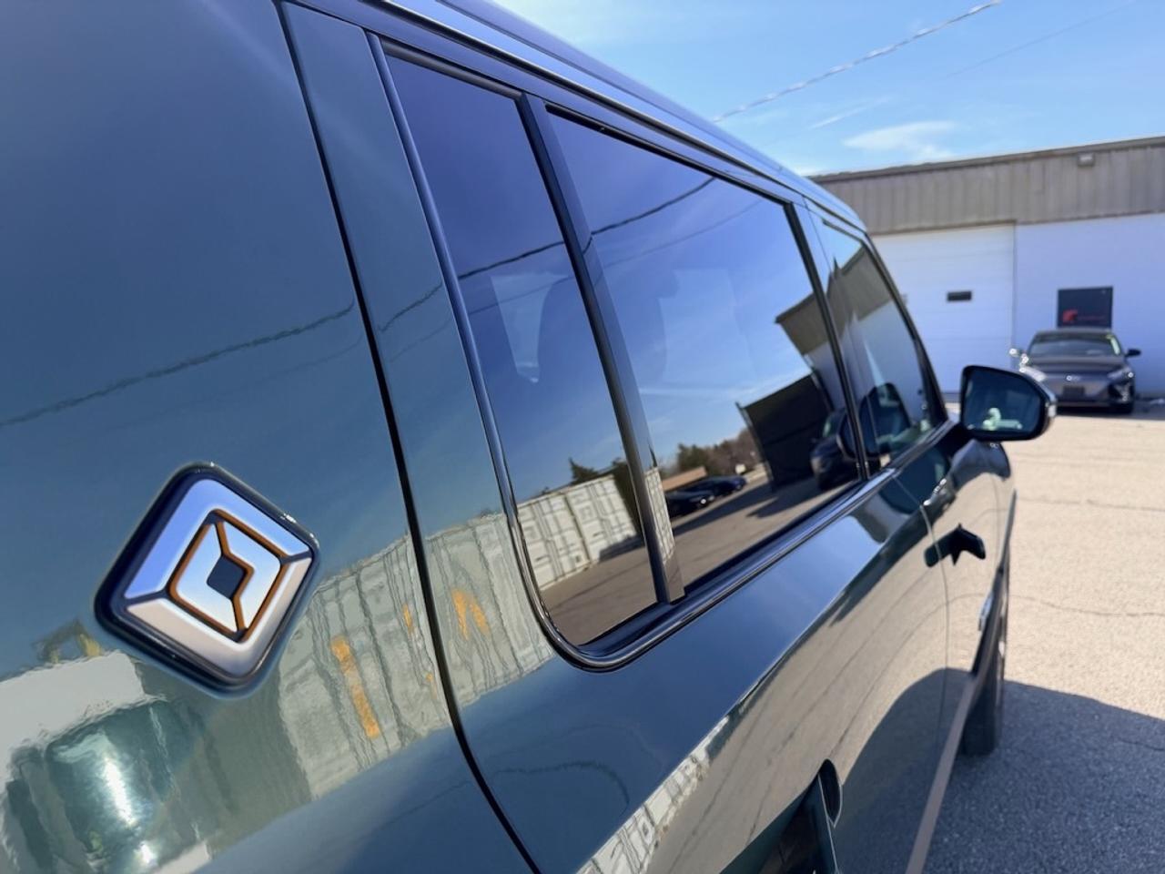 2024 Rivian R1S PERFORMANCE DUAL LARGE ADVENTURE PACKAGE - LOADED Photo