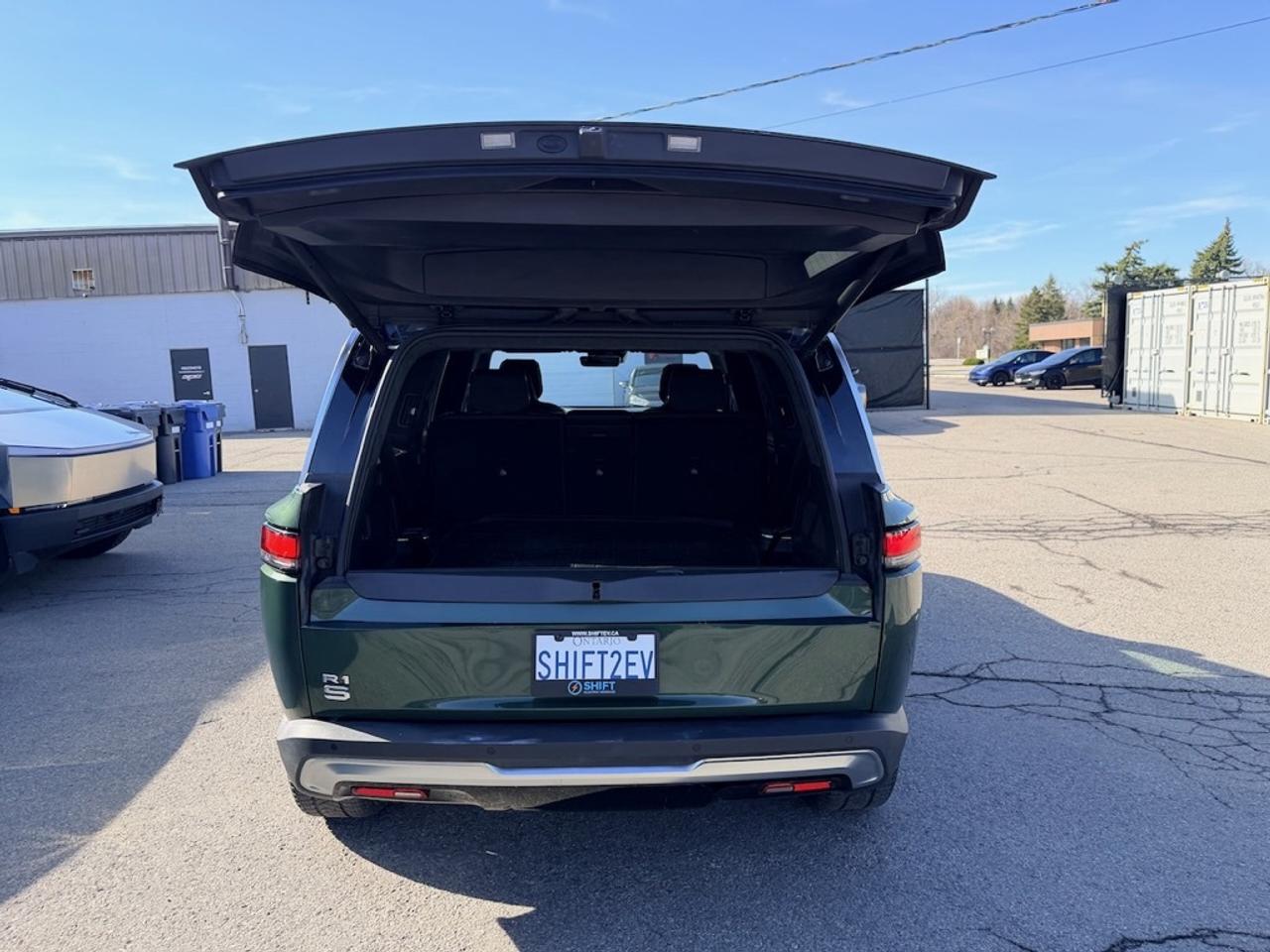 2024 Rivian R1S PERFORMANCE DUAL LARGE ADVENTURE PACKAGE - LOADED Photo