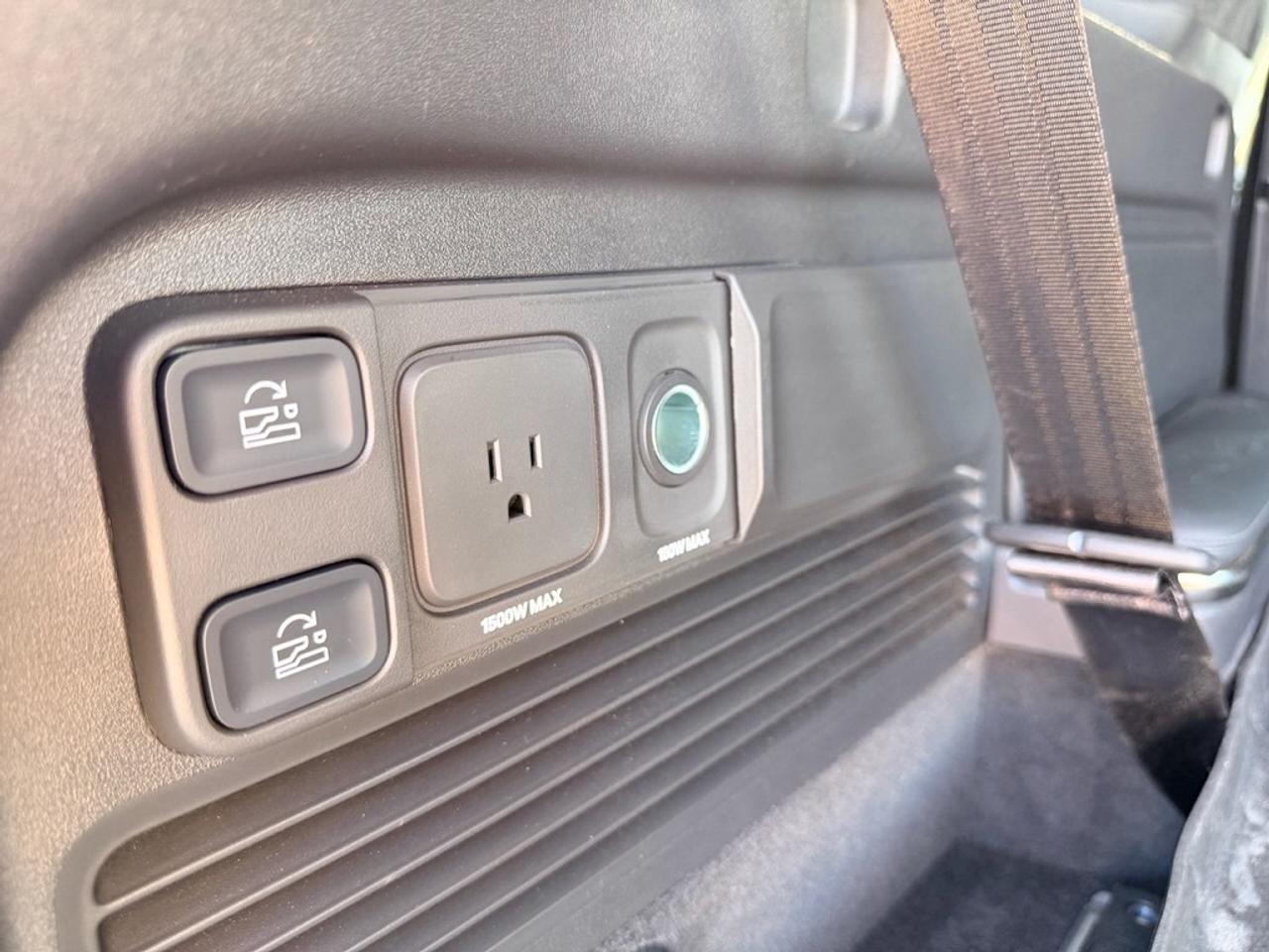 2024 Rivian R1S PERFORMANCE DUAL LARGE ADVENTURE PACKAGE - LOADED Photo