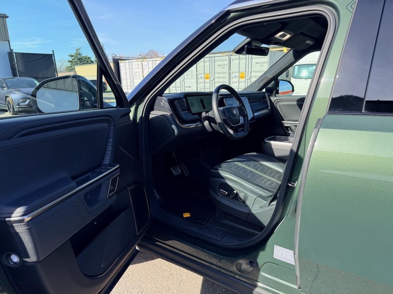 2024 Rivian R1S PERFORMANCE DUAL LARGE ADVENTURE PACKAGE - LOADED Photo