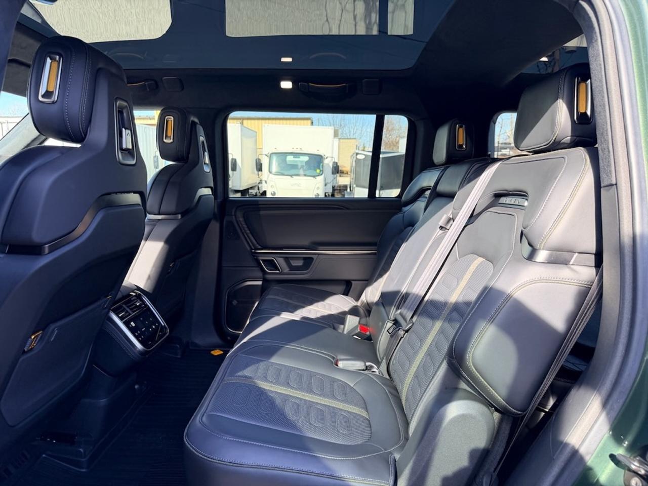 2024 Rivian R1S PERFORMANCE DUAL LARGE ADVENTURE PACKAGE - LOADED Photo