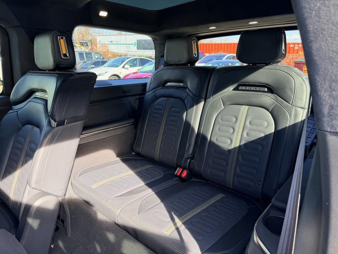 2024 Rivian R1S PERFORMANCE DUAL LARGE ADVENTURE PACKAGE - LOADED Photo