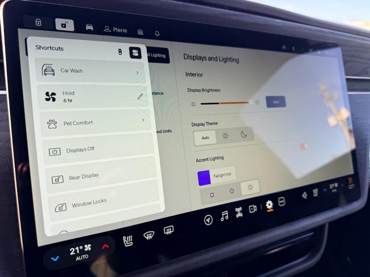 2024 Rivian R1S PERFORMANCE DUAL LARGE ADVENTURE PACKAGE - LOADED Photo