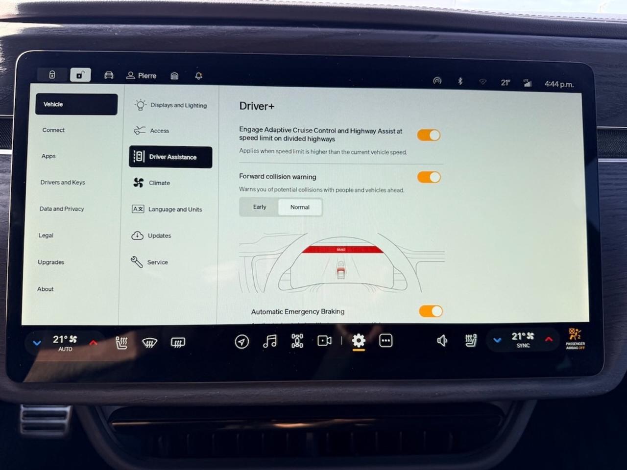 2024 Rivian R1S PERFORMANCE DUAL LARGE ADVENTURE PACKAGE - LOADED Photo