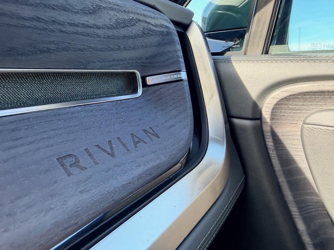 2024 Rivian R1S PERFORMANCE DUAL LARGE ADVENTURE PACKAGE - LOADED Photo