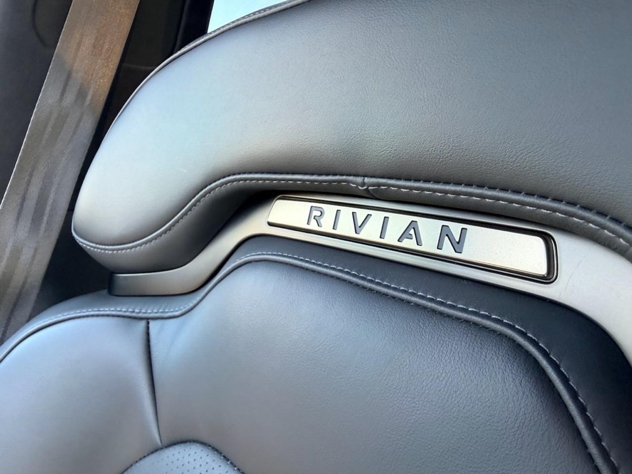2024 Rivian R1S PERFORMANCE DUAL LARGE ADVENTURE PACKAGE - LOADED Photo