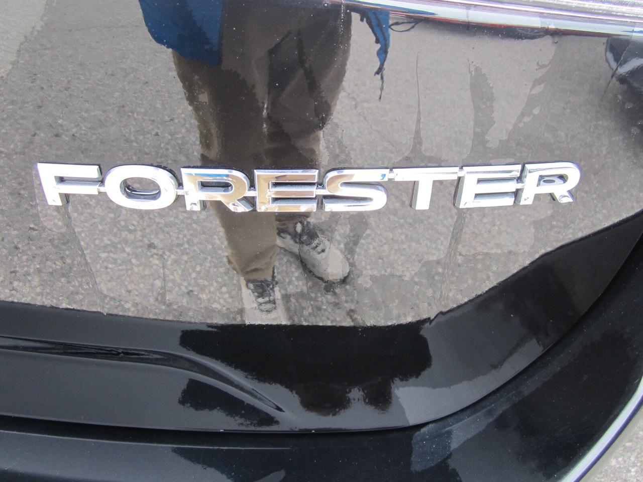 2023 Subaru Forester Touring CVT PANO ROOF ONE OWNER NO ACCIDENTS Photo