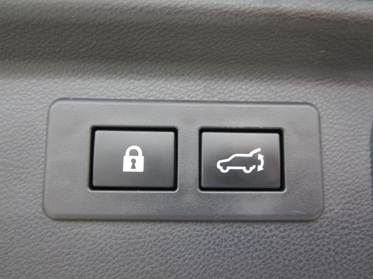 2023 Subaru Forester Touring CVT PANO ROOF ONE OWNER NO ACCIDENTS Photo