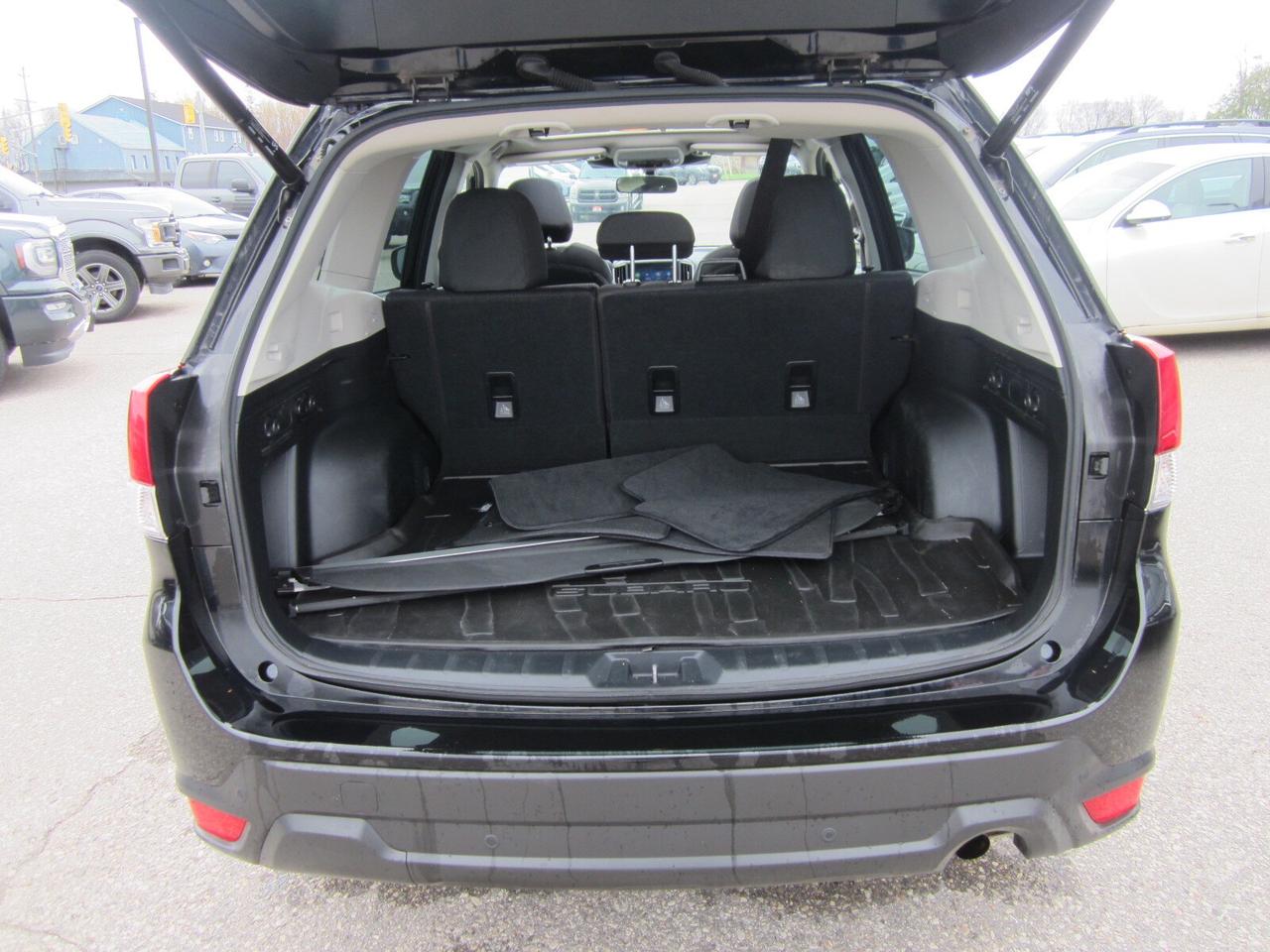 2023 Subaru Forester Touring CVT PANO ROOF ONE OWNER NO ACCIDENTS Photo