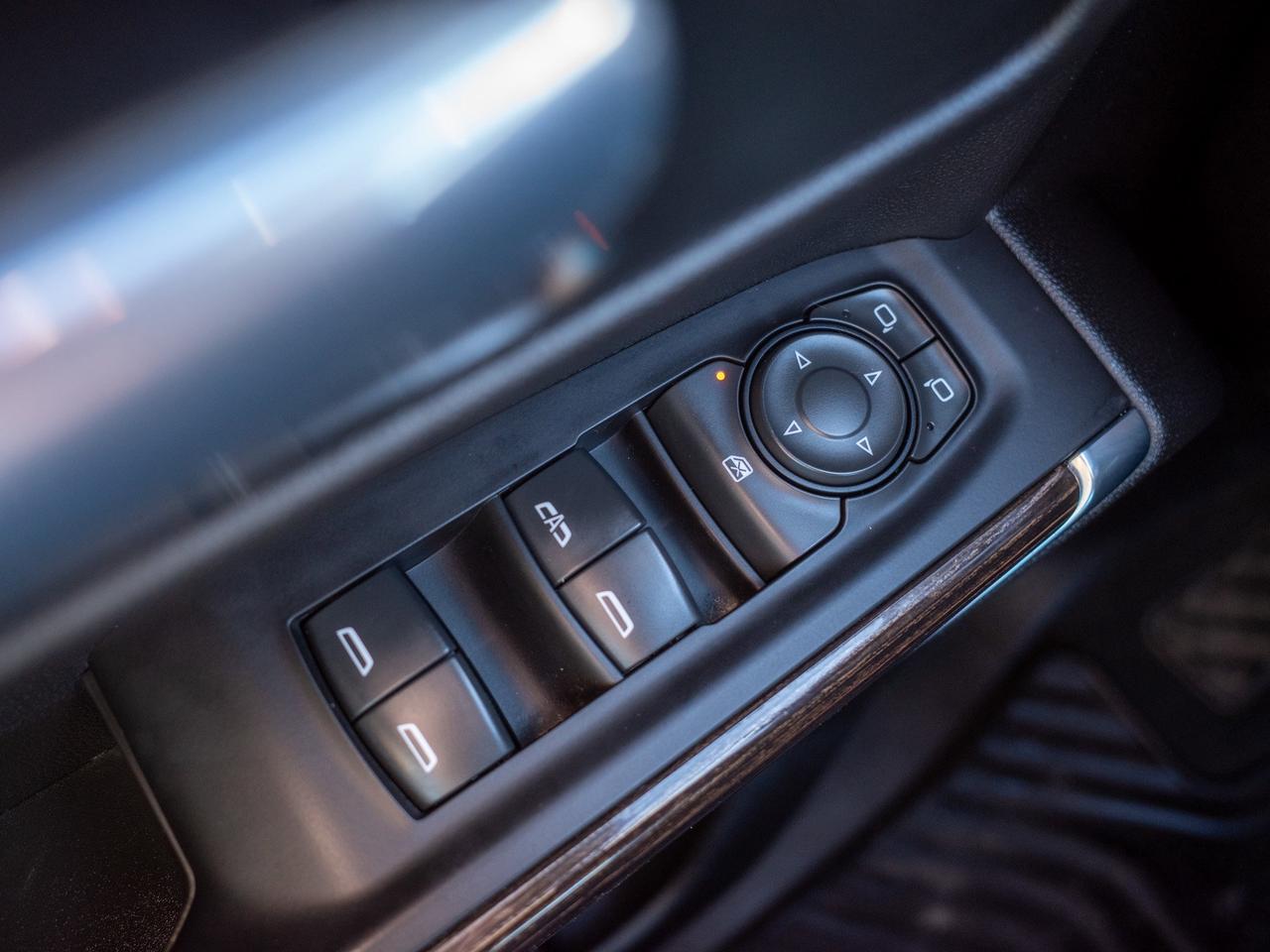 2021 GMC Sierra 1500 Elevation - Leather Steering Wheel   V8 Engine Photo