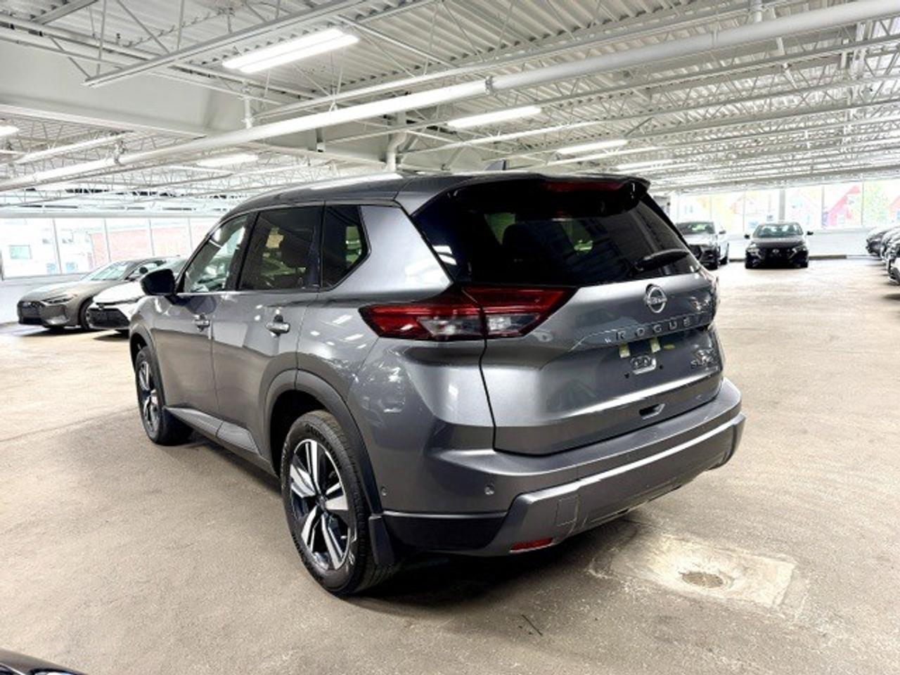 2024 Nissan Rogue SL, PRO-PILOT, LEATHER, GOOGLE MAPS, REMOTE START Photo