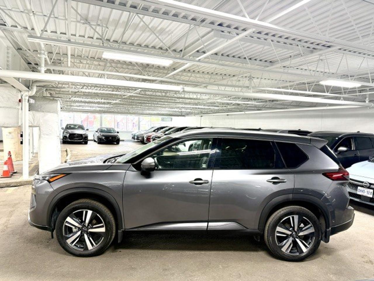 2024 Nissan Rogue SL, PRO-PILOT, LEATHER, GOOGLE MAPS, REMOTE START Photo