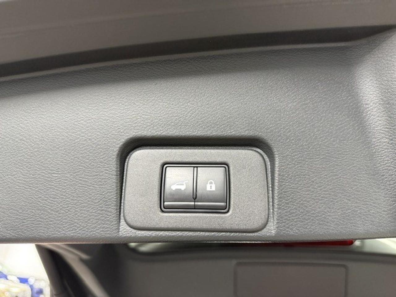 2024 Nissan Rogue SL, PRO-PILOT, LEATHER, GOOGLE MAPS, REMOTE START Photo