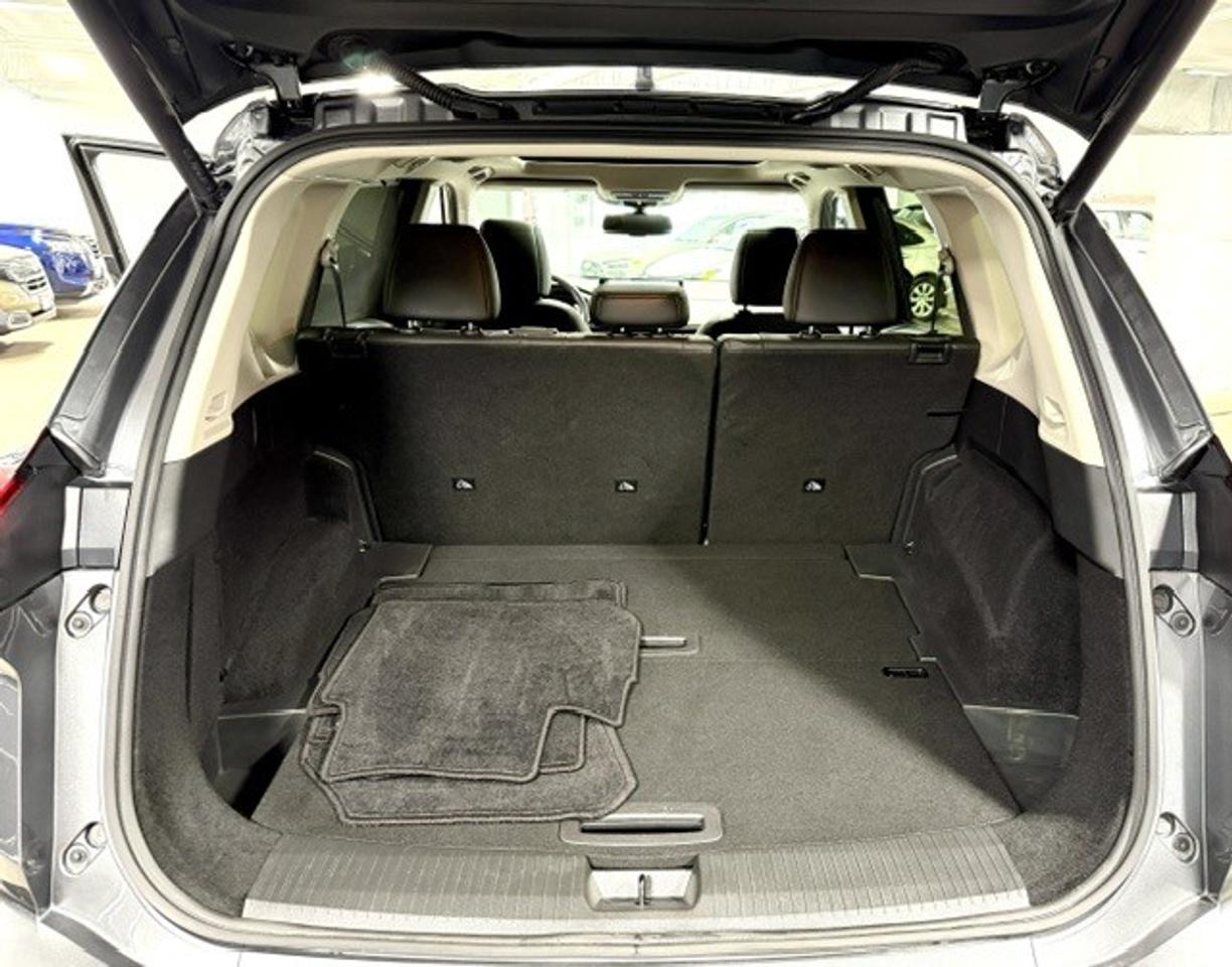 2024 Nissan Rogue SL, PRO-PILOT, LEATHER, GOOGLE MAPS, REMOTE START Photo