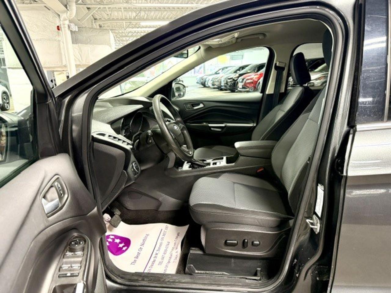 2019 Ford Escape SE 4WD, APPLE CARPLAY, XM RADIO, BACK UP, CLIMATE Photo