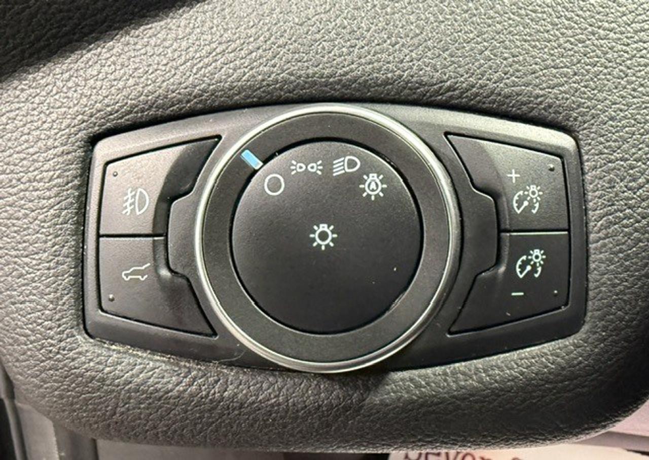 2019 Ford Escape SE 4WD, APPLE CARPLAY, XM RADIO, BACK UP, CLIMATE Photo
