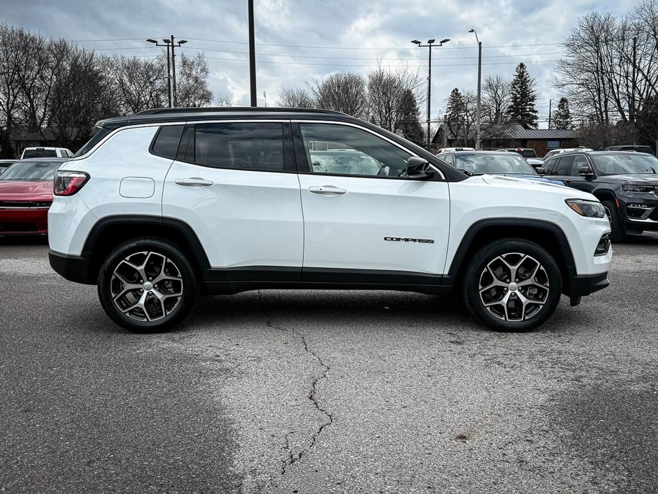 2024 Jeep Compass Limited   PANO ROOF   ALPINE AUDIO   BLINDSPOT   L Photo
