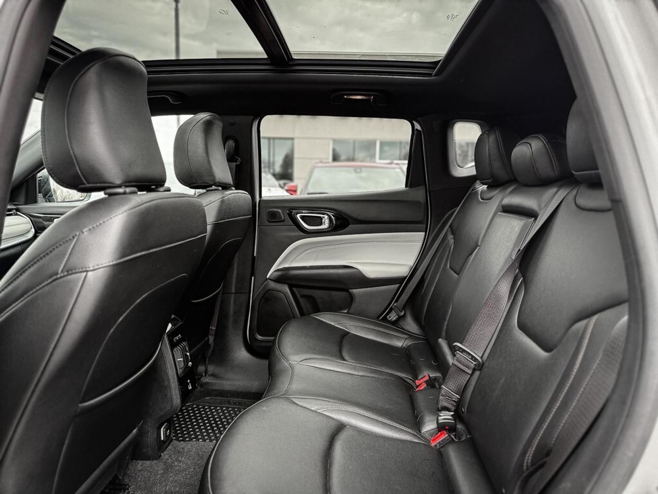 2024 Jeep Compass Limited   PANO ROOF   ALPINE AUDIO   BLINDSPOT   L Photo