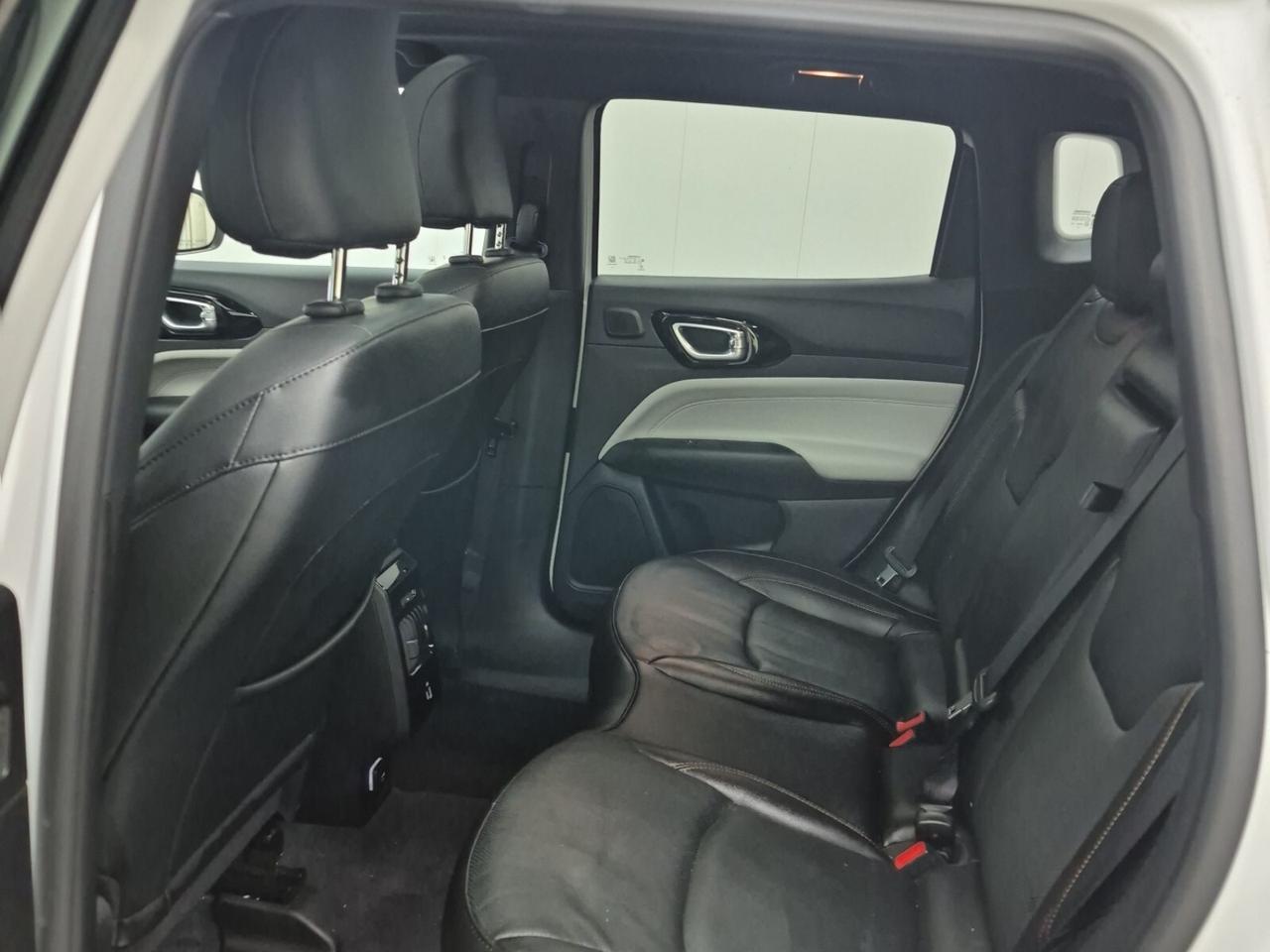 2024 Jeep Compass Limited   ELITE EXTERIOR GROUP   PANO ROOF   ALPIN Photo