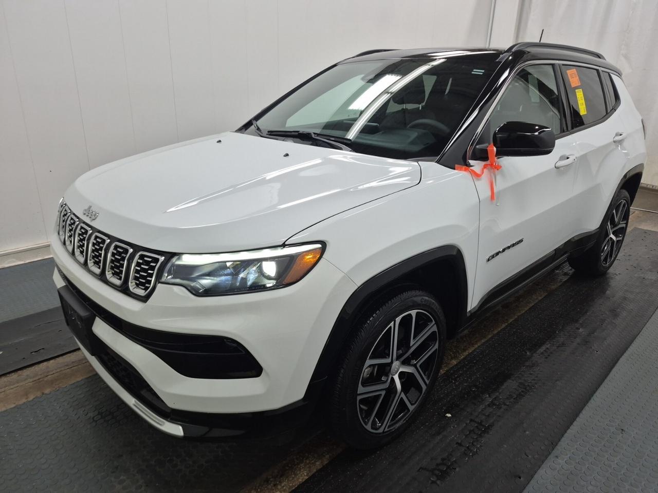 2024 Jeep Compass Limited   ELITE EXTERIOR GROUP   PANO ROOF   ALPIN Photo0