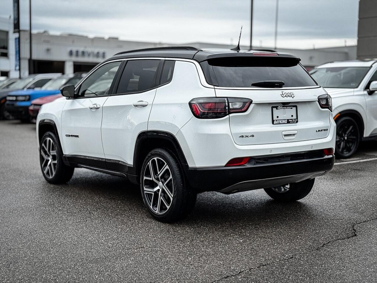 2024 Jeep Compass Limited   ELITE EXTERIOR GROUP   PANO ROOF   ALPIN Photo