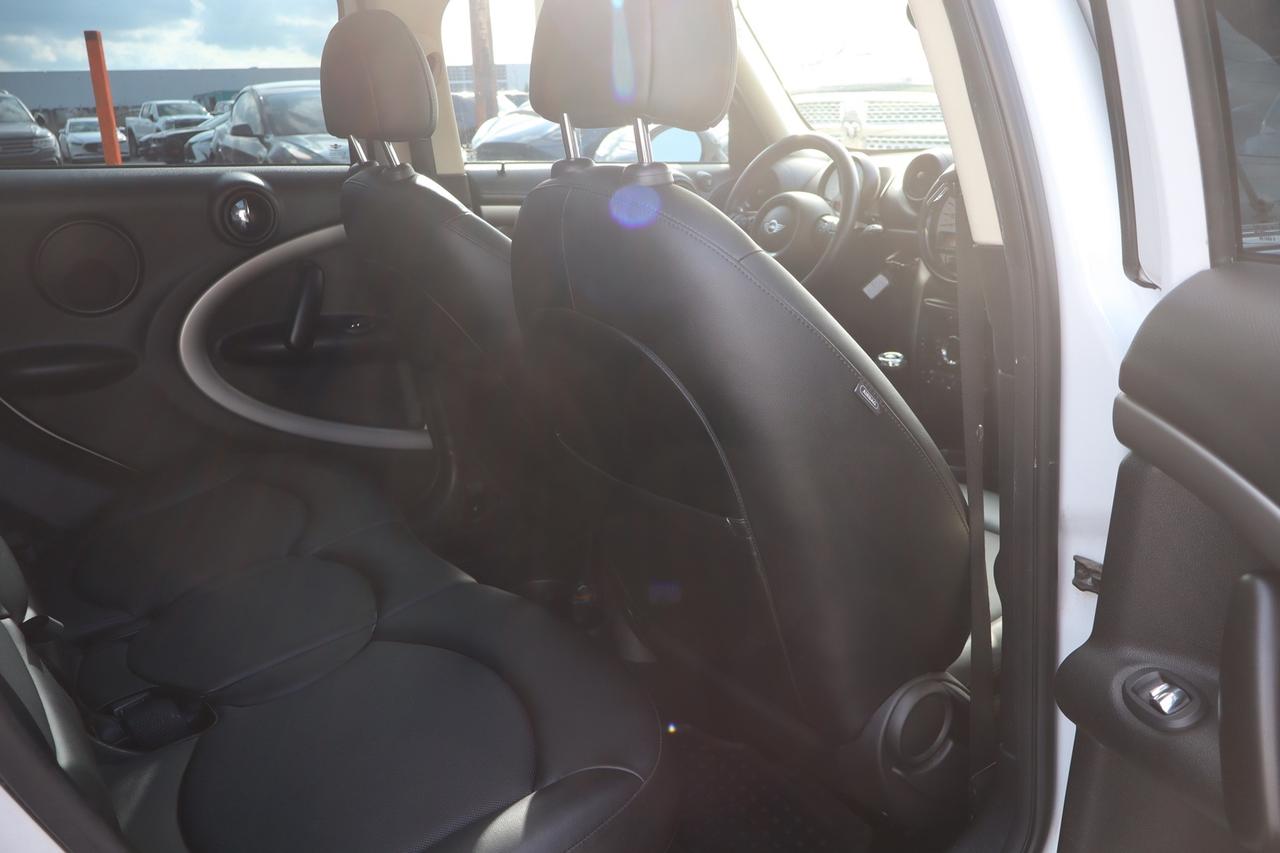 2014 MINI Countryman Manual   6 Speed   Safety Certification Included Photo