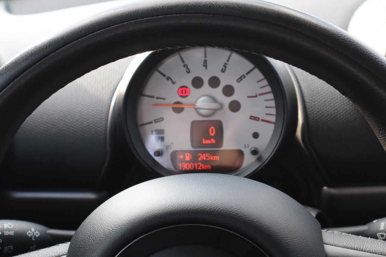 2014 MINI Countryman Manual   6 Speed   Safety Certification Included Photo