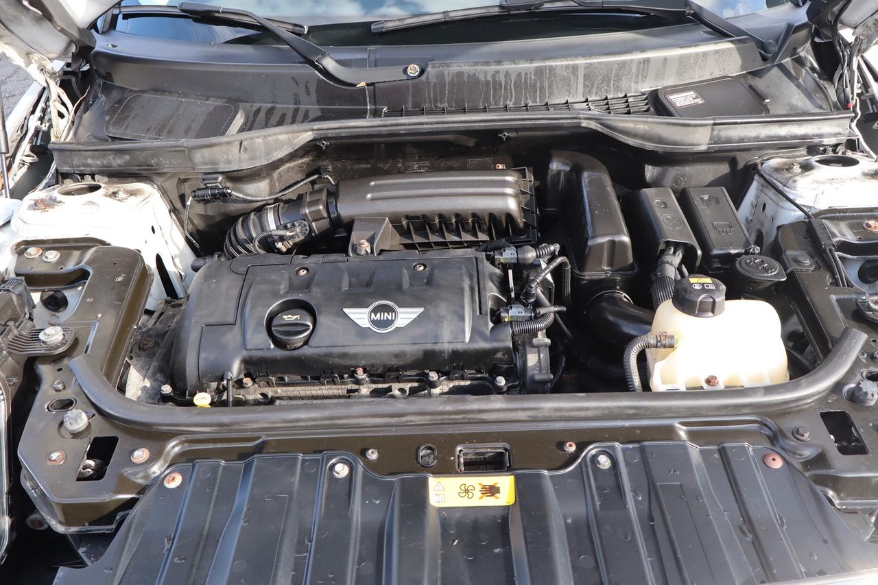 2014 MINI Countryman Manual   6 Speed   Safety Certification Included Photo