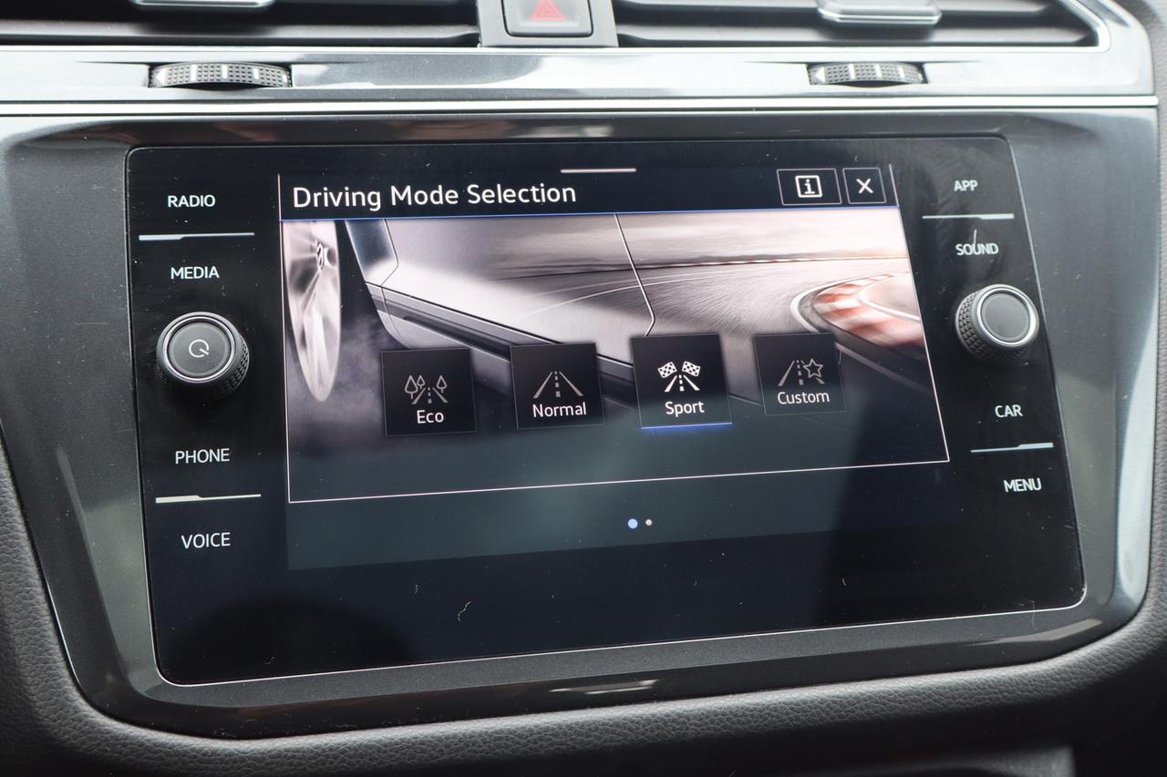 2022 Volkswagen Tiguan Comfortline R-Line Black 4MOTION No Accident Clean Photo