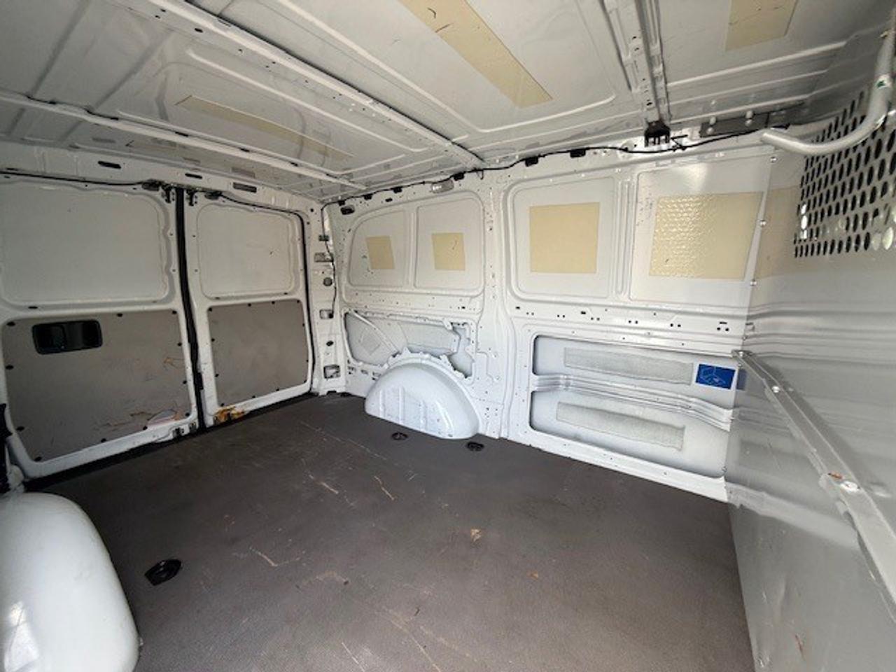 2020 Mercedes-Benz Metris Cargo Van Clean Carfax Certified Divider BCam Low KMs Photo