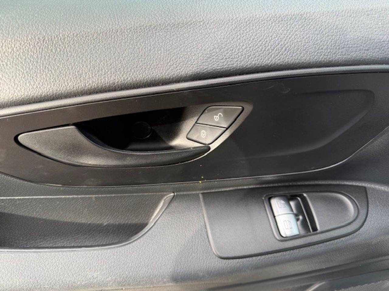 2020 Mercedes-Benz Metris Cargo Van Clean Carfax Certified Divider BCam Low KMs Photo