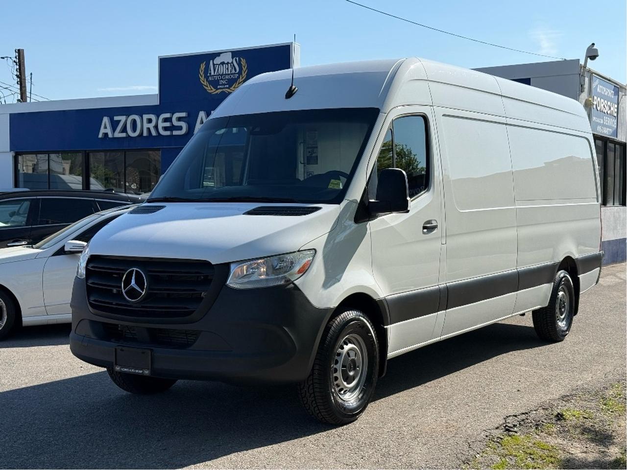 2023 Mercedes-Benz Sprinter Cargo Van GAS 2500 170LongWheelBase Warranty Certified LowKM Photo0