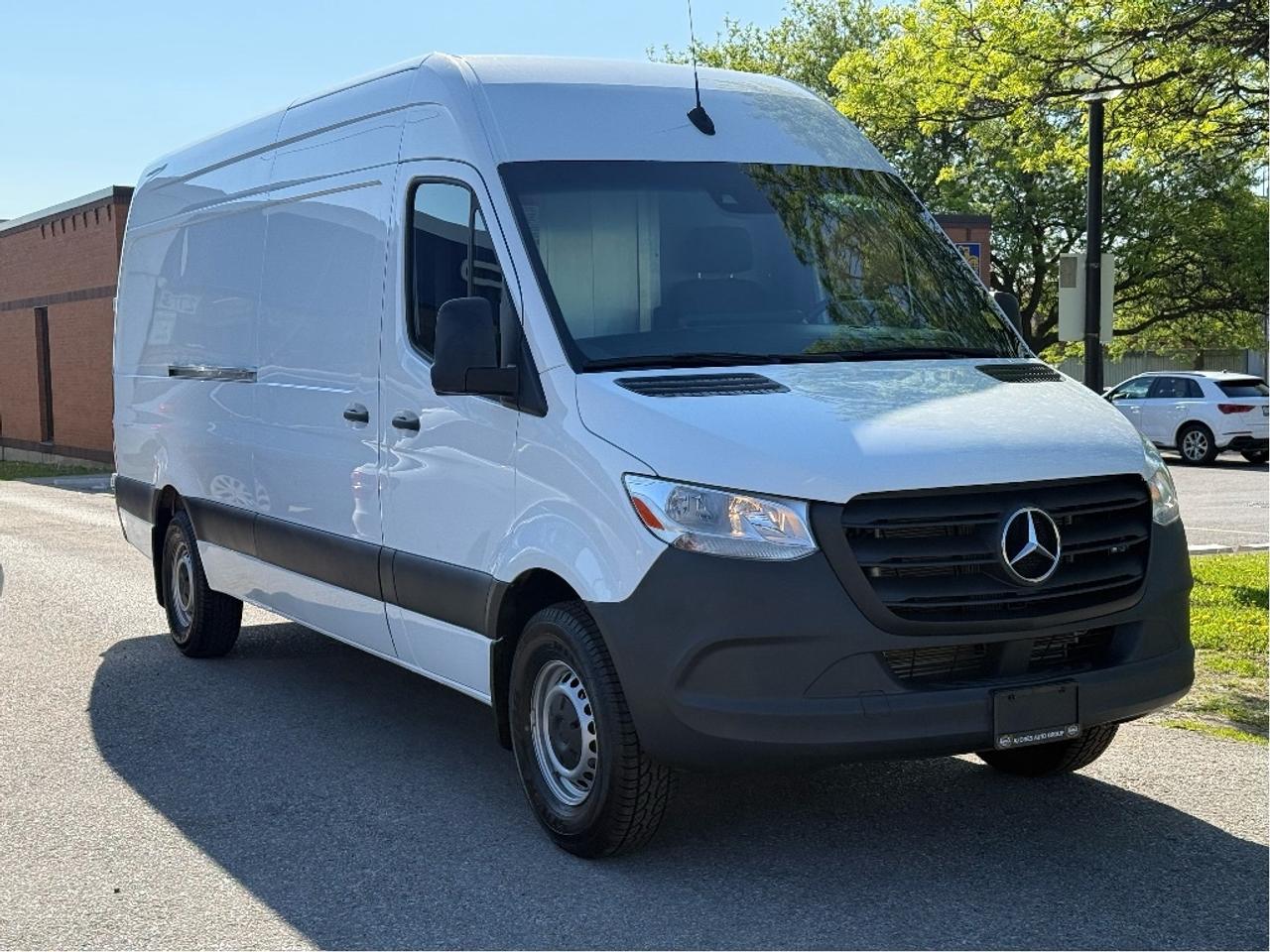 2023 Mercedes-Benz Sprinter Cargo Van GAS 2500 170LongWheelBase Warranty Certified LowKM Photo
