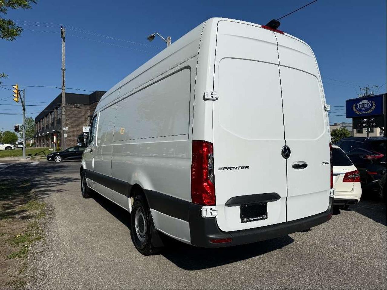 2023 Mercedes-Benz Sprinter GAS 2500 170LongWheelBase Warranty Certified LowKM Photo