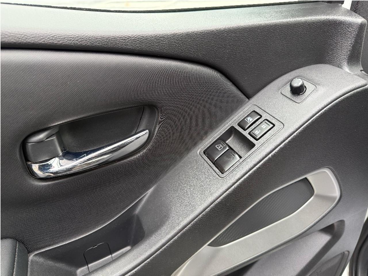 2023 Nissan Frontier SV 4x4 TruckCap CleanCarfax Certified Warranty Photo