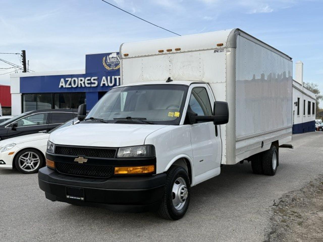 2019 Chevrolet Express 3500 16 Foot Box Roll Off Ramp Certified Low KM Photo0