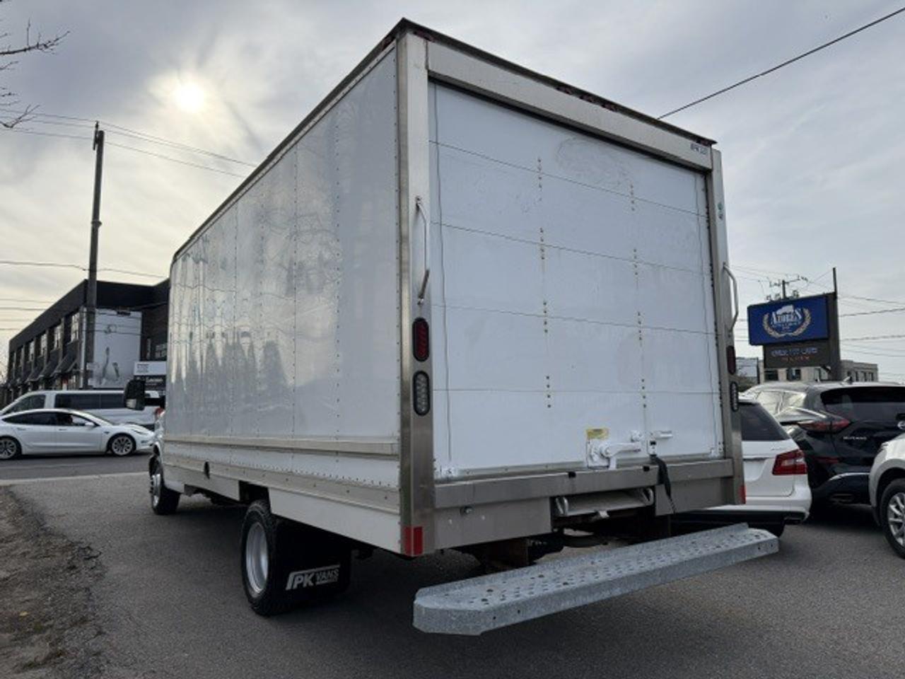 2019 Chevrolet Express 3500 16 Foot Box Roll Off Ramp Certified Low KM Photo