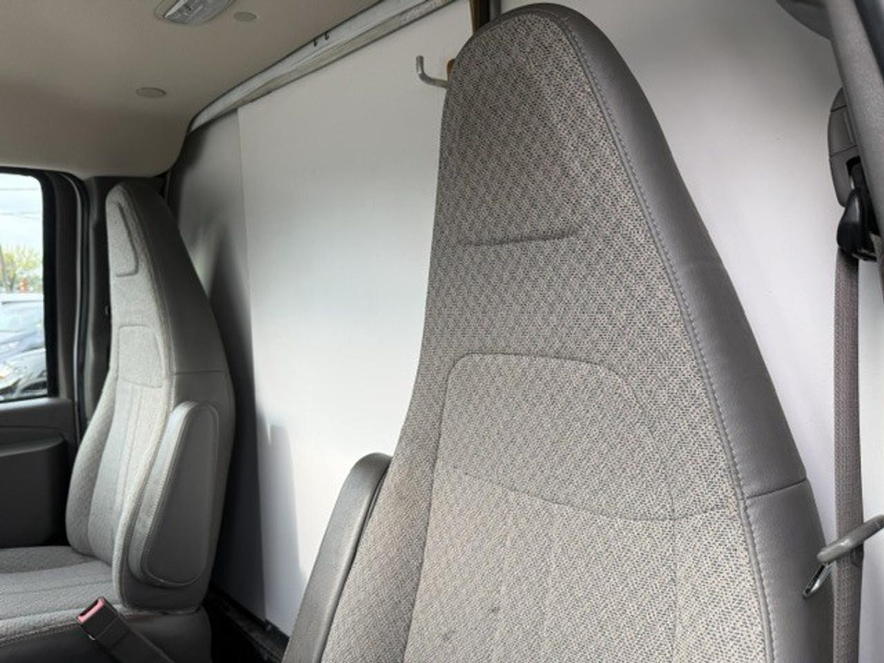 2019 Chevrolet Express 3500 16 Foot Box Roll Off Ramp Certified Low KM Photo