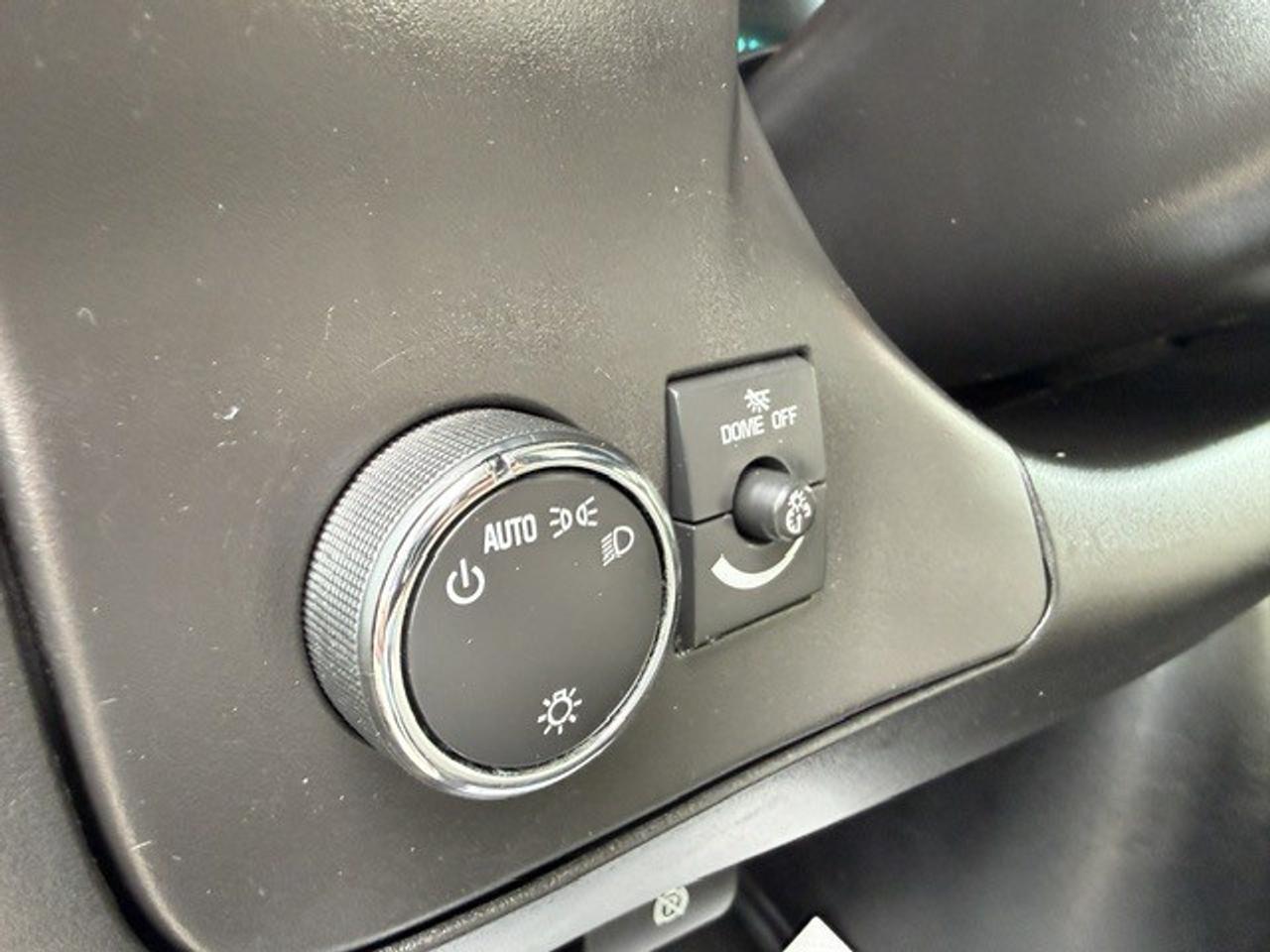 2019 Chevrolet Express 3500 16 Foot Box Roll Off Ramp Certified Low KM Photo