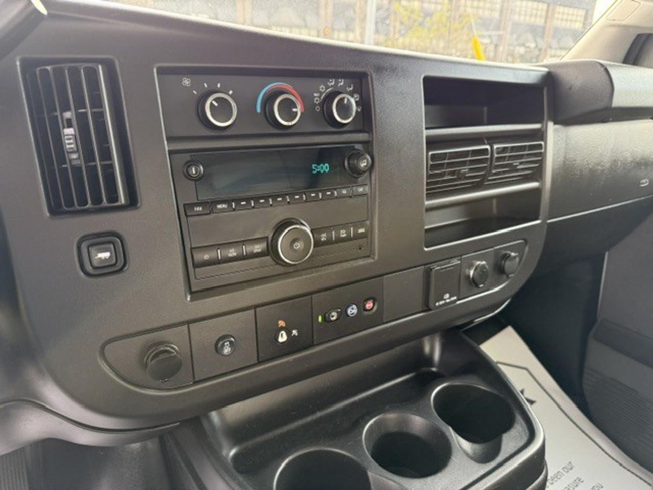 2019 Chevrolet Express 3500 16 Foot Box Roll Off Ramp Certified Low KM Photo