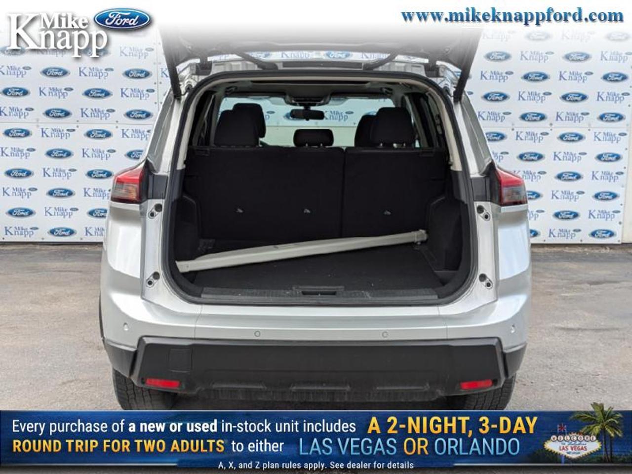 2025 Nissan Rogue SV MOONROOF Photo4