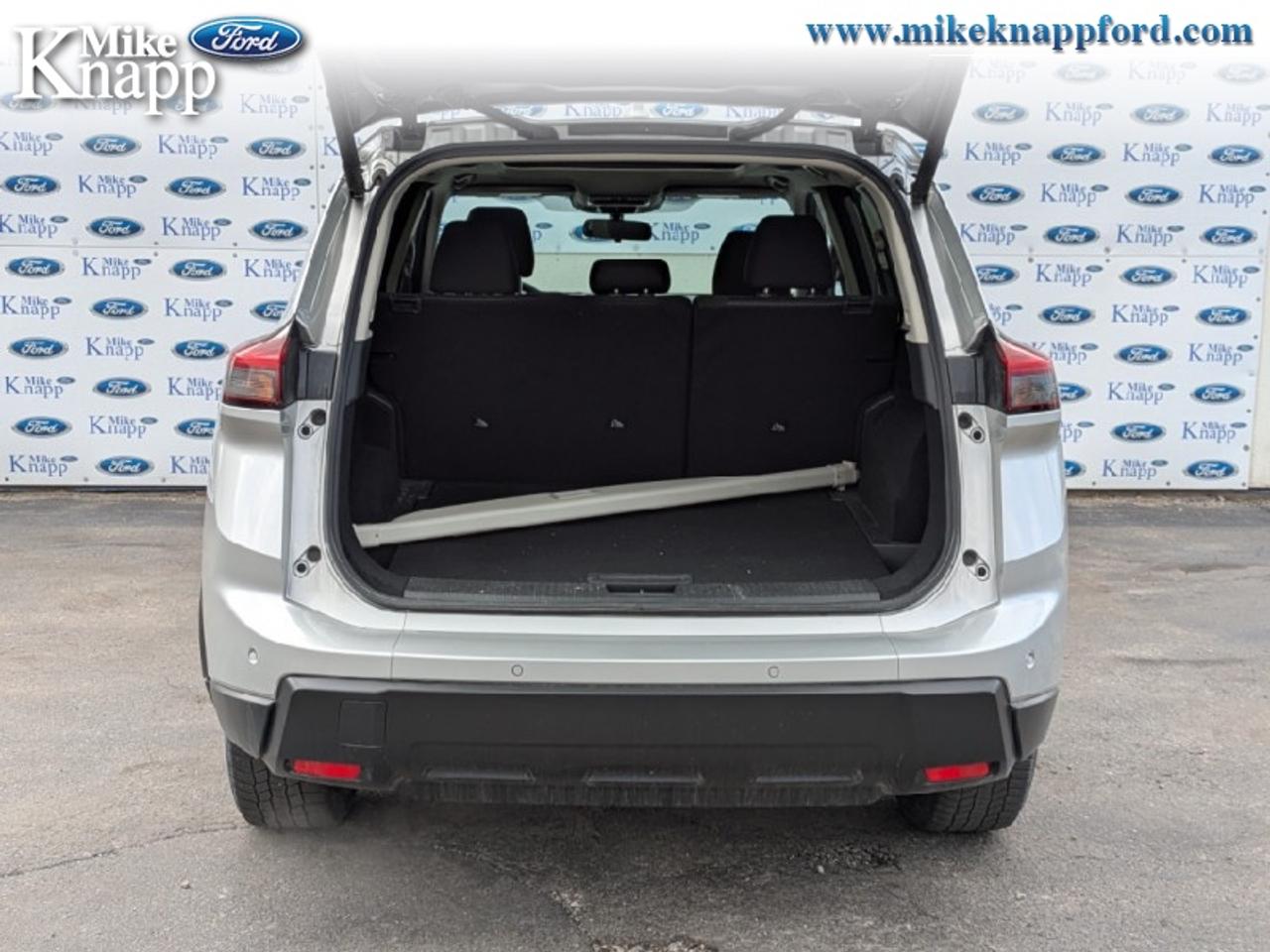 2025 Nissan Rogue SV MOONROOF Photo4